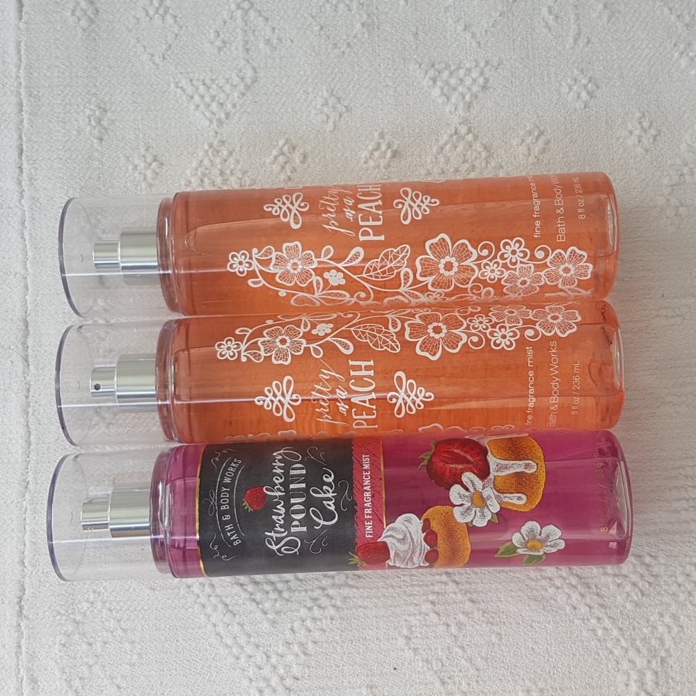 Bath and body works Body mists 2 Pretty as a Peach and 1 Strawberry Pound Cake